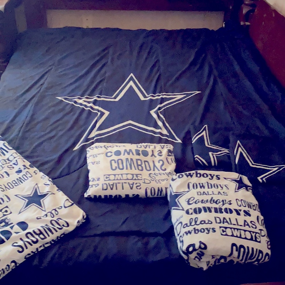 Dallas Cowboys Reversible Comforter Set